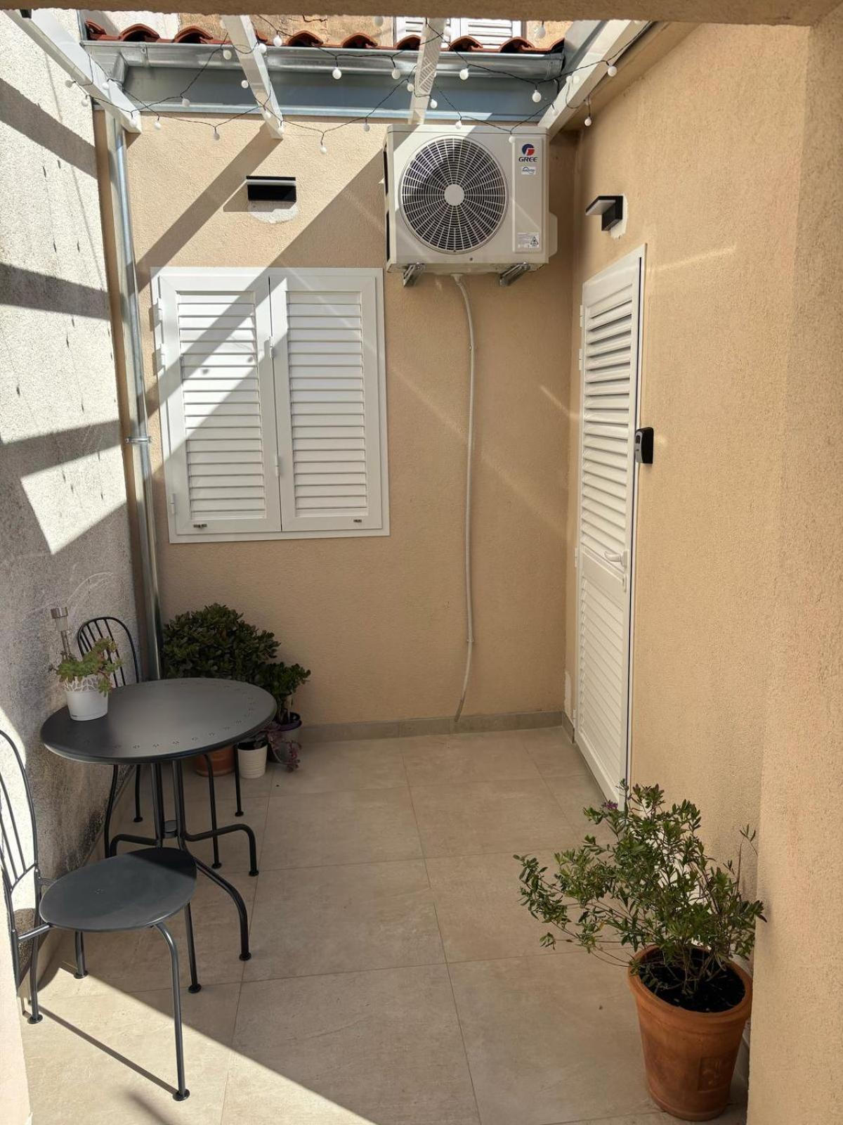 Apartment Ana Vis Exteriér fotografie